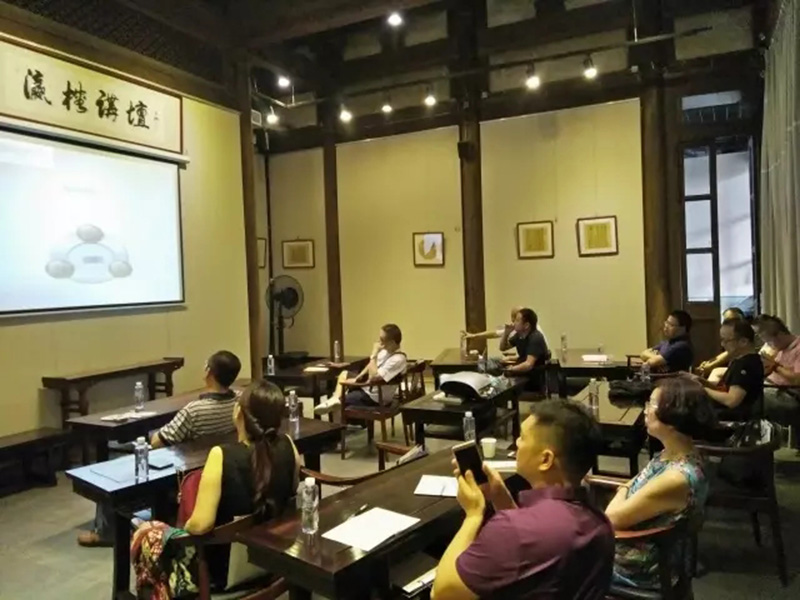 福建瀛榕成功举办瀛和财富论坛，为业界精英搭建交流共享平台