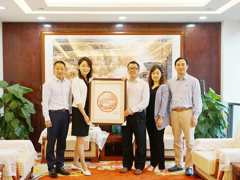 广东瀛杜与广东外语外贸大学开展合作交流