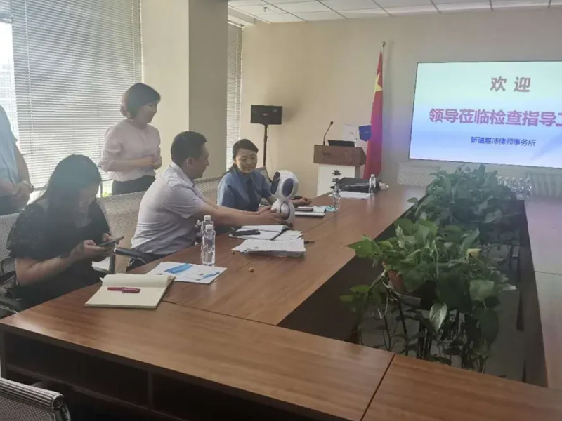 巴州人民检察院、巴州司法局在瀛和库尔勒所召开民事检察座谈会